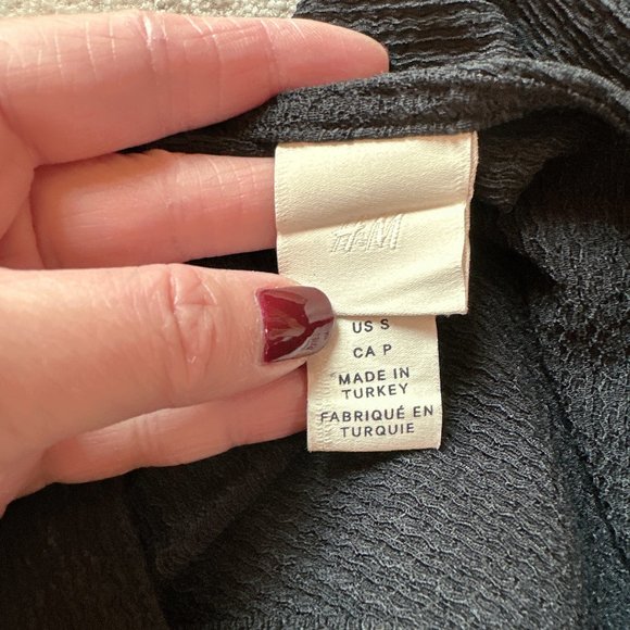 Cute Black Wide-Cut Short Sleeve Tie Detail Dress - Picture 3 of 5